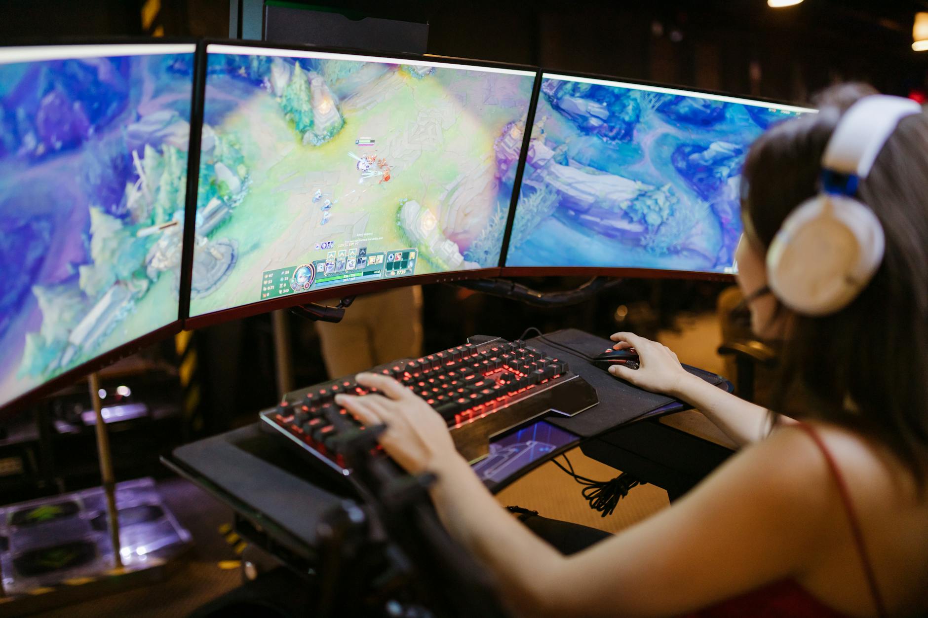 Khoảnh khắc chuẩn bị chiến thuật và chọn đội hình trước trận esport