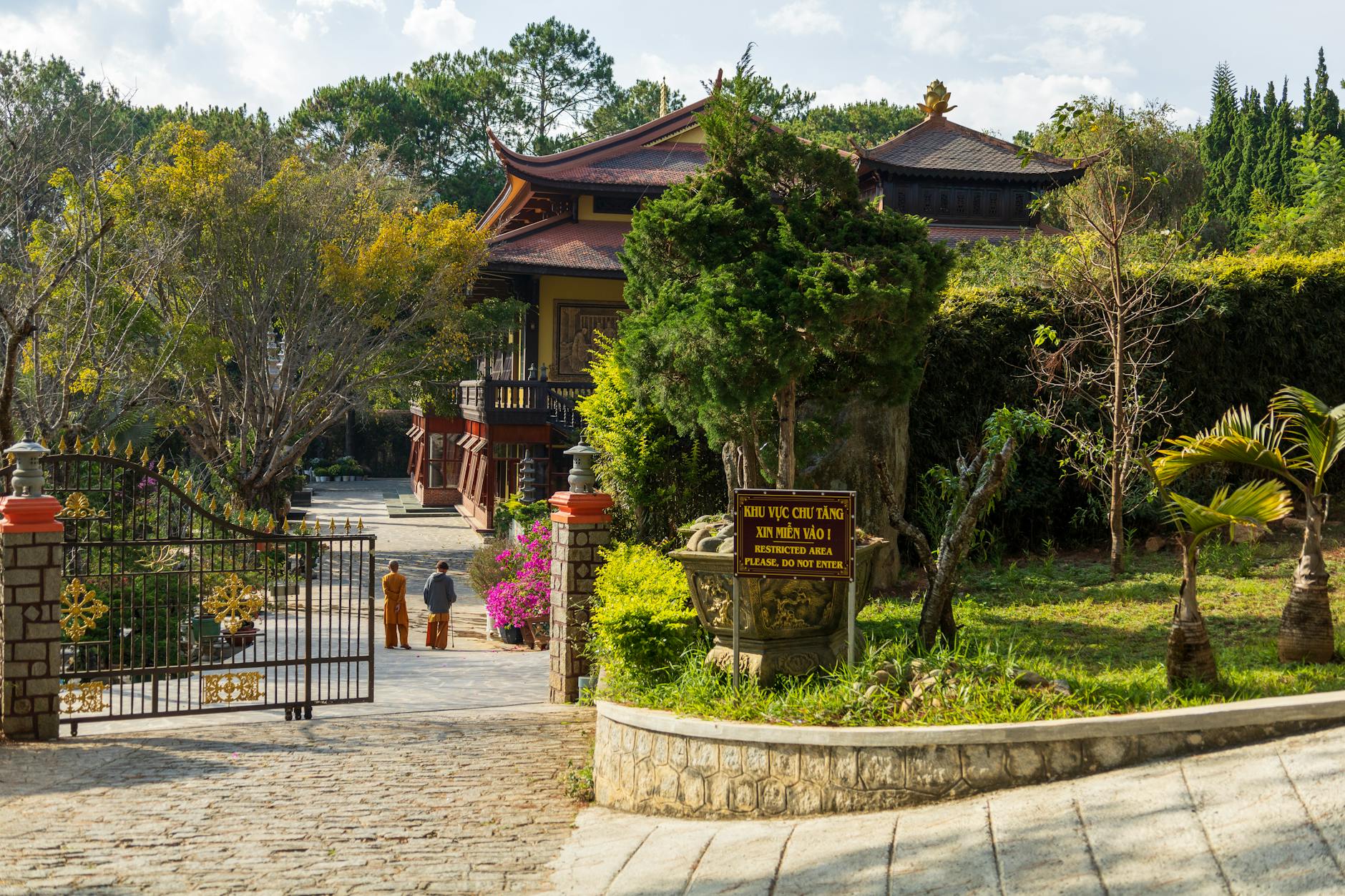 Người chơi ghi chú ngân sách để quản lý vốn