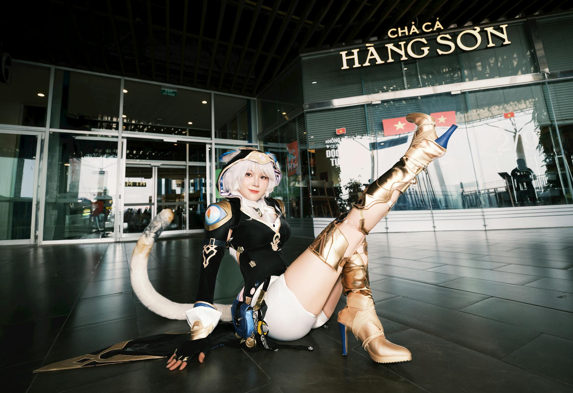 Người chơi đang quan sát nhịp bàn trước khi đưa ra quyết định cược